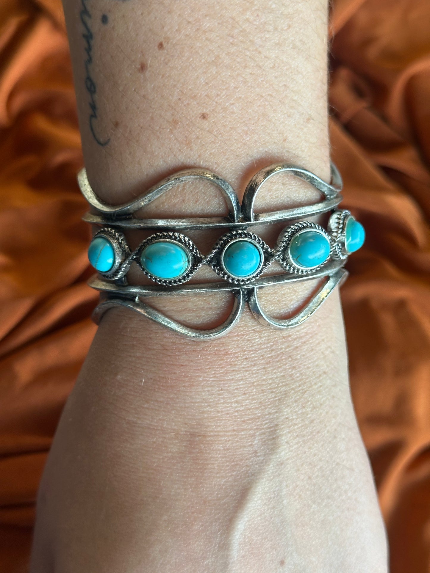 Adjustable bracelets