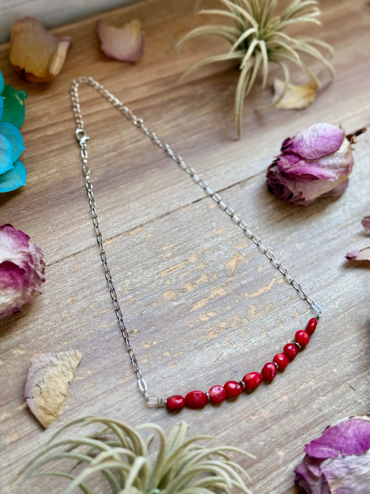 Silver-Plated Paperclip Chain Necklace with Dyed Coral & Hematite – 15”