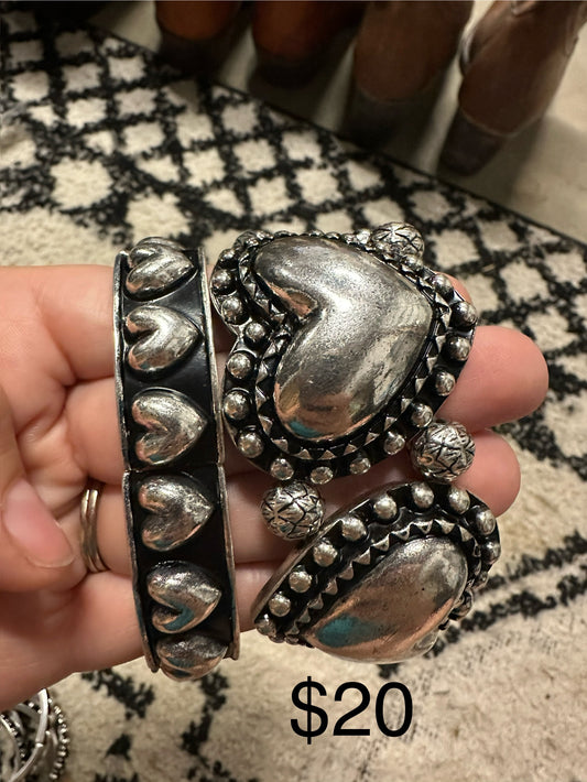 Medium Heart Bracelet