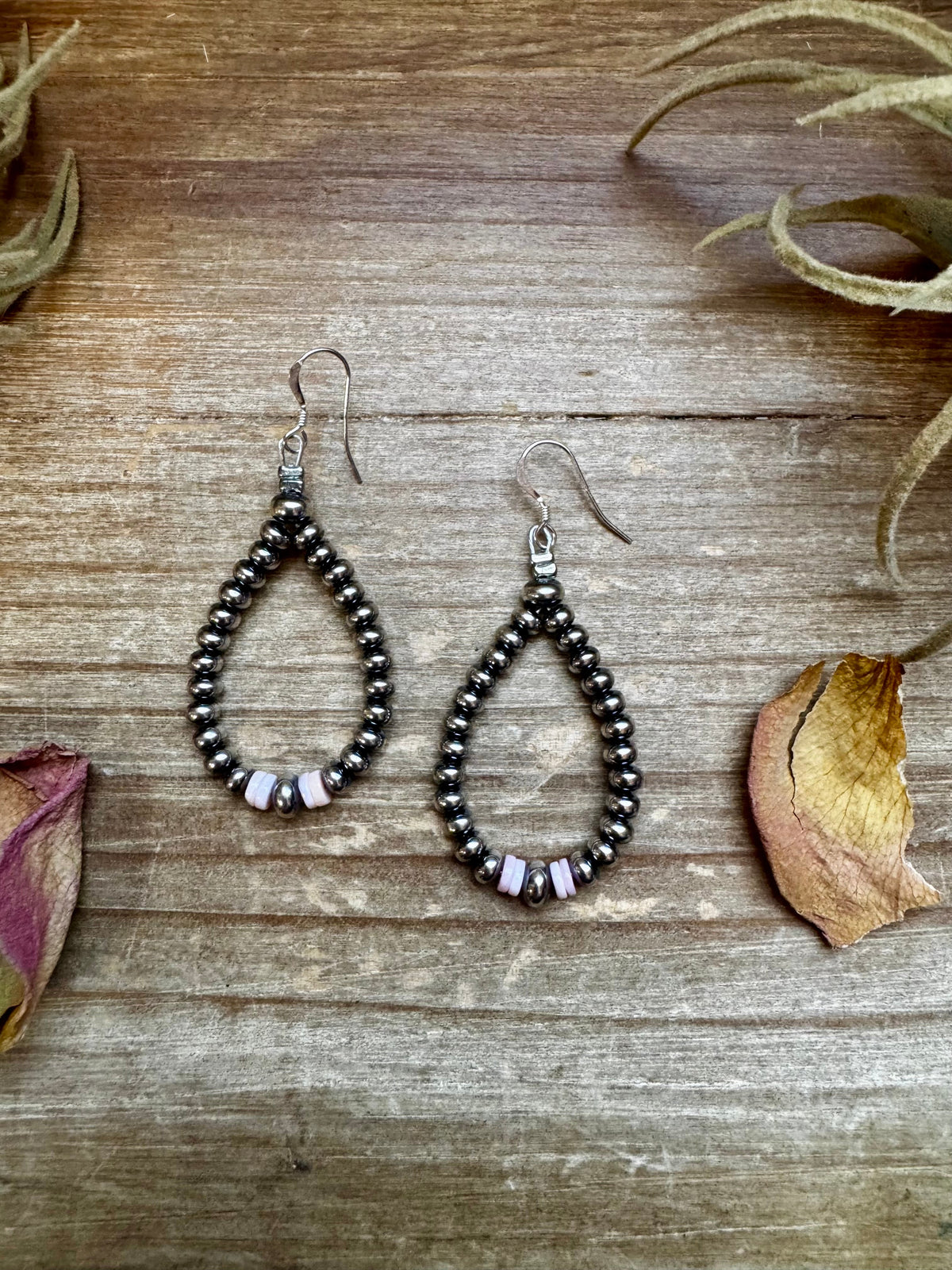Smaller Sterling saucer Silver Pearls earrings teardrop - With Pink Conch