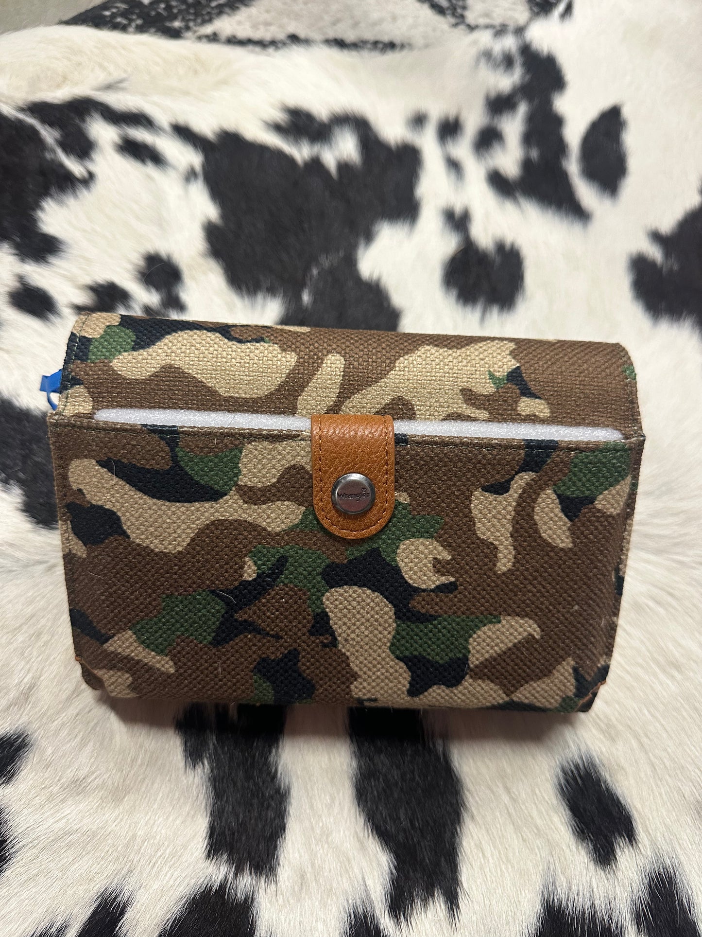 Wrangler Camo Crossbody Wallet